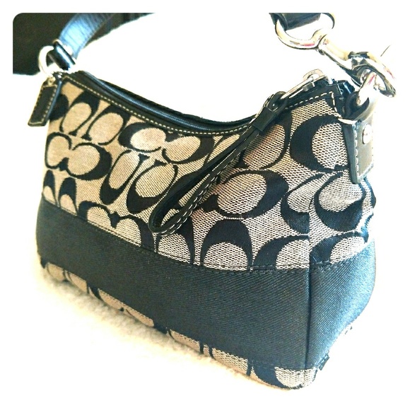 Coach Handbags - COACH Small Handbag.
